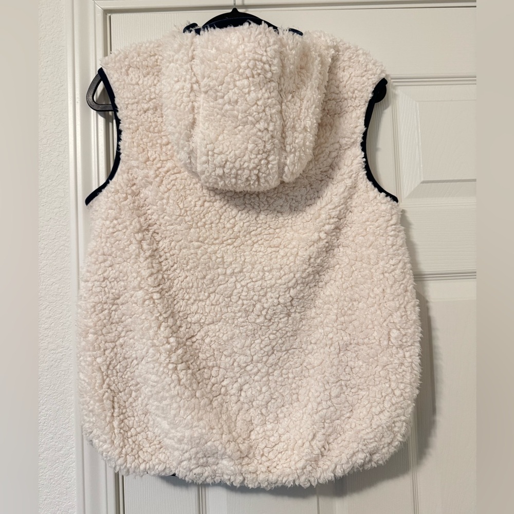 Weatherproof Women’s Cream Sherpa Vest size Medium - Picture 3 of 4